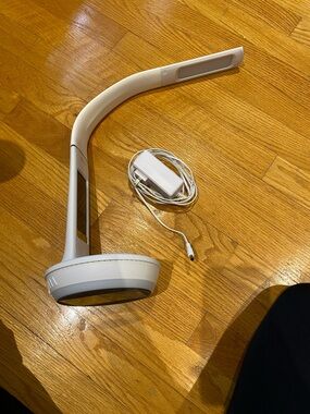 White Modern Adjustable LED Desk Lamp - Brand Unspecified
